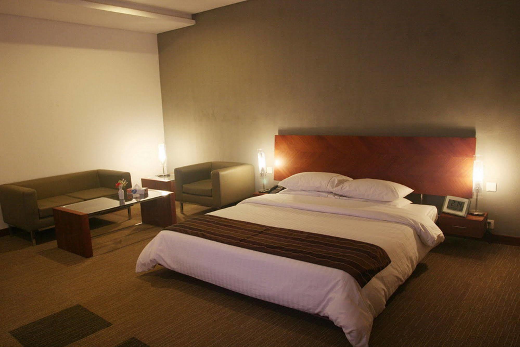 Hotel One The Mall, Lahore Room photo